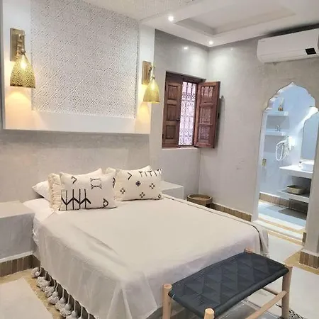 Riad Isahiac Avec Piscine En Exclusivite Marrakesh Extérieur photo