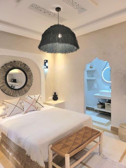 Isahiac Avec Piscine En Exclusivite Marrakesch